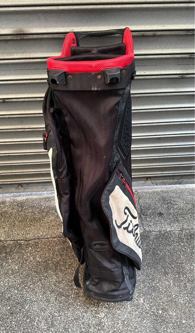 Titleist Golf Stand Bag, Black/White Red - Damaged (Category: Golf) located in Pasay City. Submitted by jen.pen (Listing ID 1436916366, Image 2). Description: Titleist Golf Stand Bag, Black/White Red - Damaged * Please see pics for bag condition.