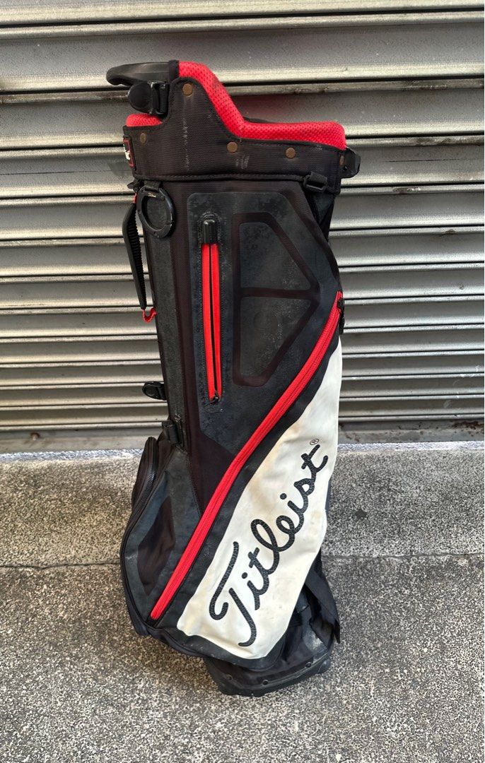 Titleist Golf Stand Bag, Black/White Red - Damaged (Category: Golf) located in Pasay City. Submitted by jen.pen (Listing ID 1436916366, Image 3). Description: Titleist Golf Stand Bag, Black/White Red - Damaged * Please see pics for bag condition.
