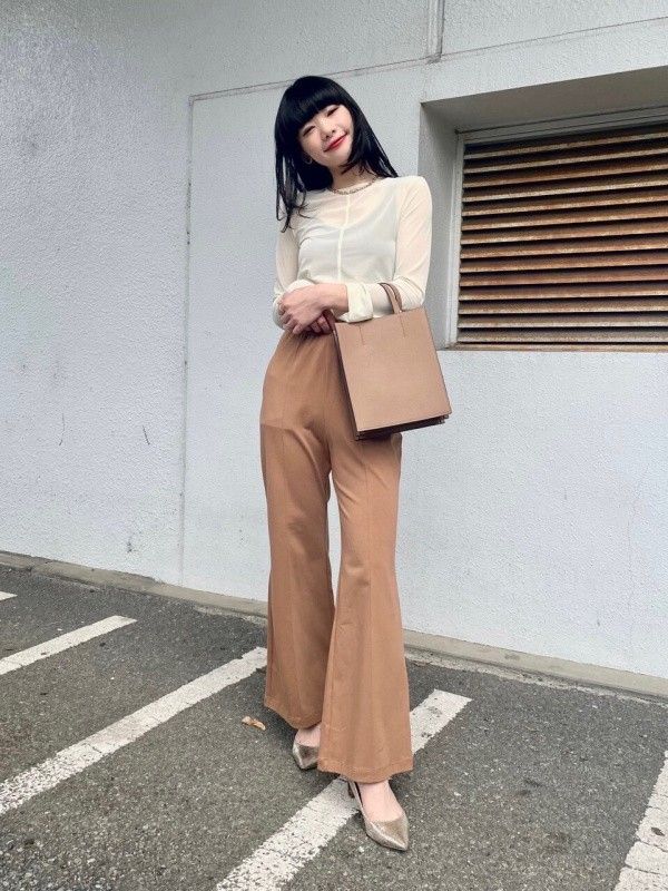 UNIQLO STRAIGHT FLARE PANTS (M) (Category: Other Bottoms) located in Manila. Submitted by jpnbrandedcollection (Listing ID 1436836748, Image 2). Description: UNIQLO STRAIGHT FLARE PANTS Size: Medium on tag /garterized Waistline 26/32 Length37 420 only Condition: Excellen Color rate:10/10 First to pay basis✨ Shipping tru J&T Location Pampanga Payment via Gash or Bank Transfer 🌷 𝙲o𝚕𝚘𝚛 may vary due to lightning .