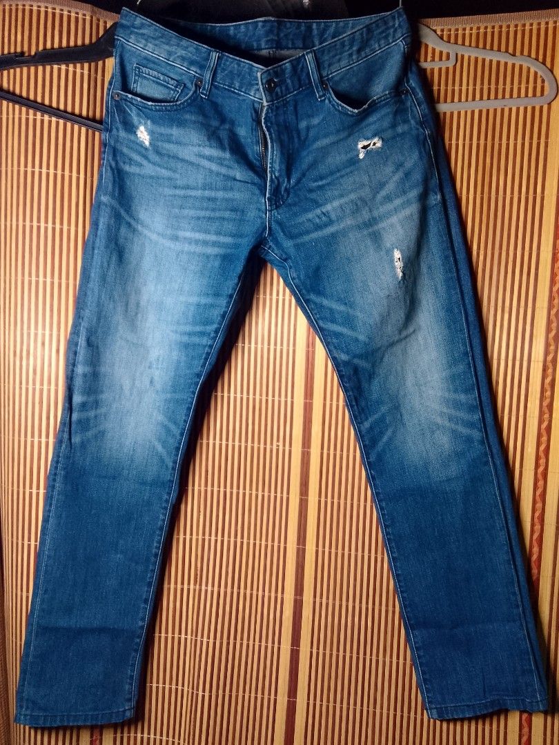 Uniqlo Washed Straight Cut Jeans (Category: Jeans) located in Manila. Submitted by hoard_up (Listing ID 1437010335, Image 1). Description: 📌Dimes: Waist: 35, Outseam: 39, Inseam: 29.5, Thigh: 12, Opening: 7 Excellent and flawless. 🏷️450plus sf only. 🚚💵Gcash x Jnt. 📍Pampanga. Dm.📩📩📩.