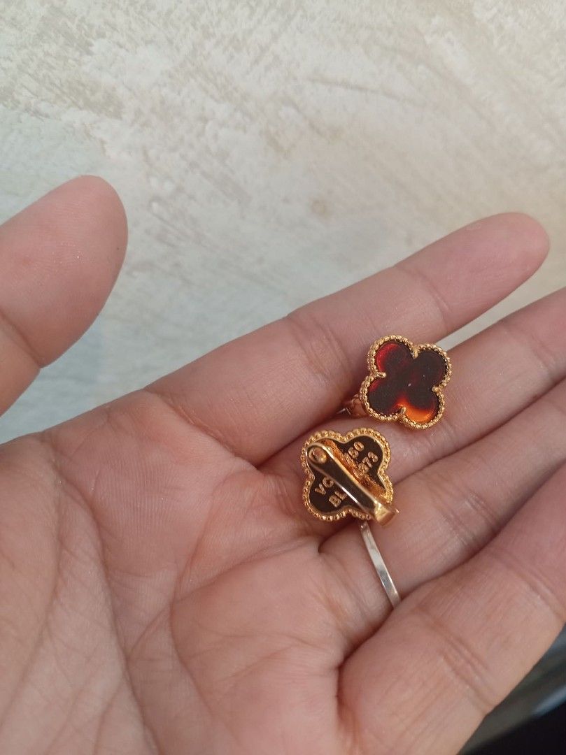 VCA Vintage Alhambra (Category: Earrings) located in Manila. Submitted by michasi (Listing ID 1436974844, Image 2). Description: Vintage VCA Alhambra.