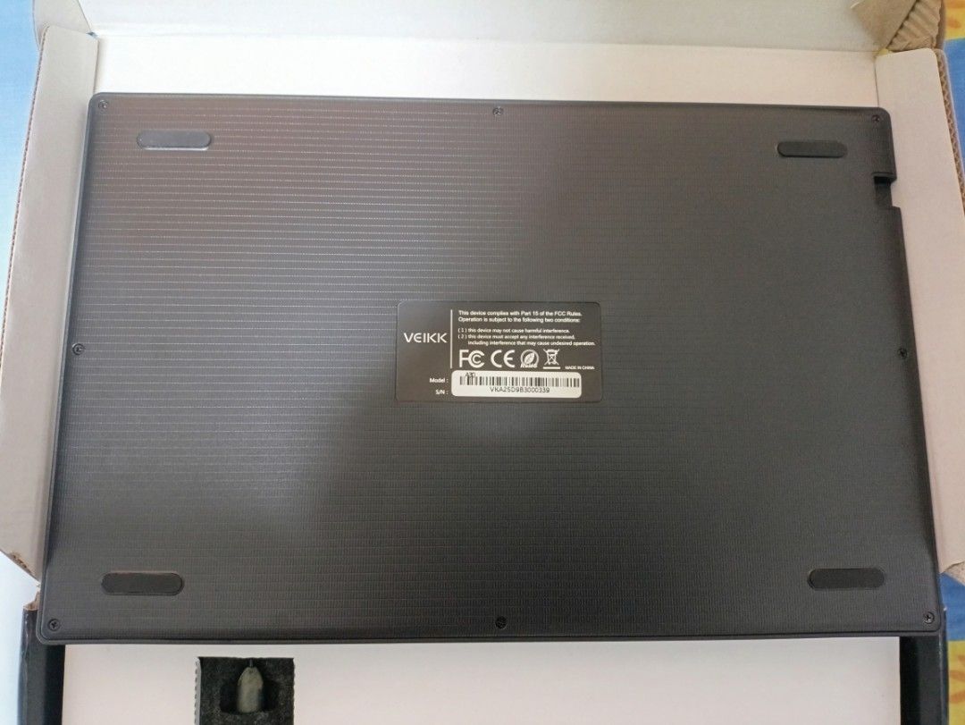 Veikk A30 Pen Tablet (Category: Android) located in Taguig. Submitted by jsas88 (Listing ID 1436911527, Image 3). Description: - Veikk A30 pen tablet included. - Comes with pen, USB cable, and quick start guide. - Includes spare nibs and nib remover. - Features a sleek black design. - Has touch controls. - All original packaging included. ---------- Selling our pre-owned Veikk A30 Pen Tablet This is good sa mga Graphic Artist or hobbyist na mahil