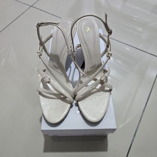 (Category: ) located in . Submitted by t.boutique (Listing ID 1436932592, Image 1). Description: .