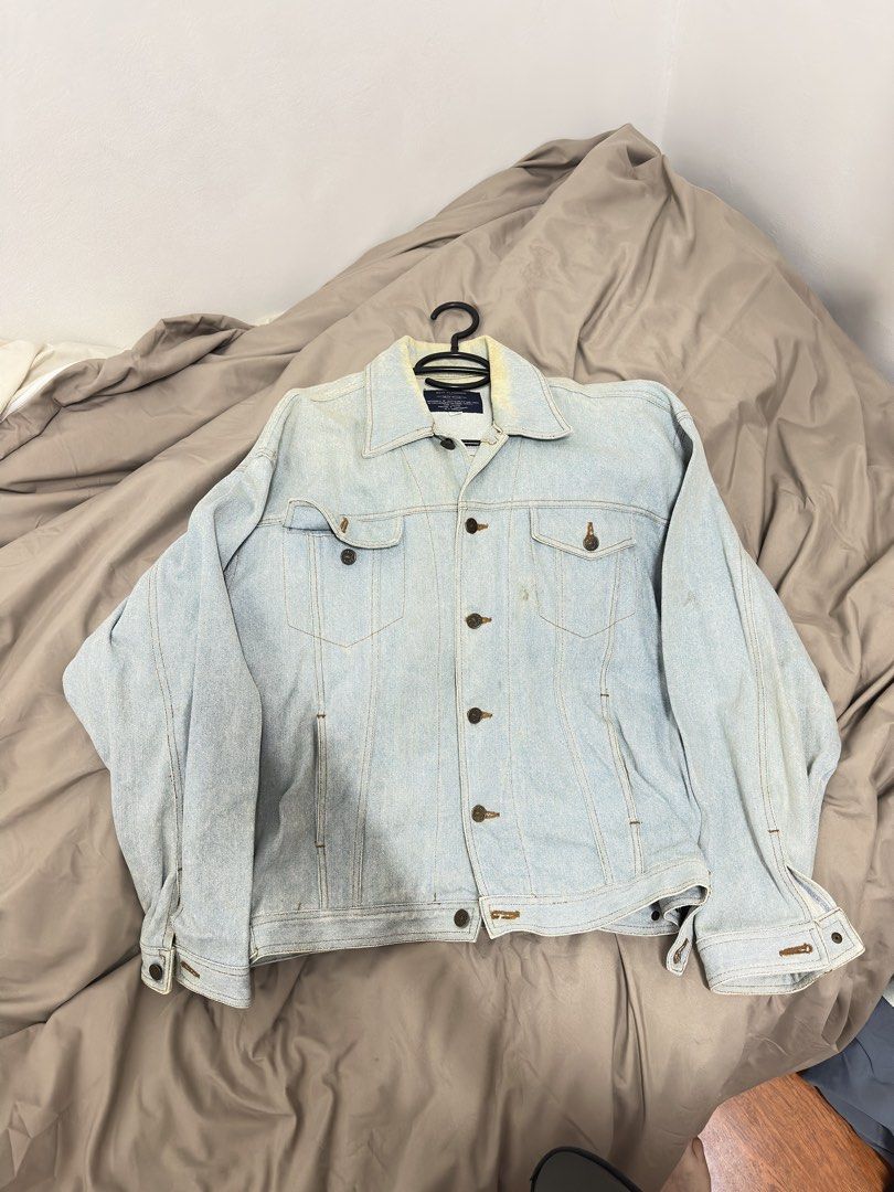 Vintage Denim Jacket (Category: Coats, Jackets and Outerwear) located in Manila. Submitted by hutfris (Listing ID 1436892373, Image 1). Description: - Vintage denim jacket - Light wash - Button-down closure - Two chest pockets - Two side pockets - Collared neckline - Long sleeves - Authentic vintage piece (see label).