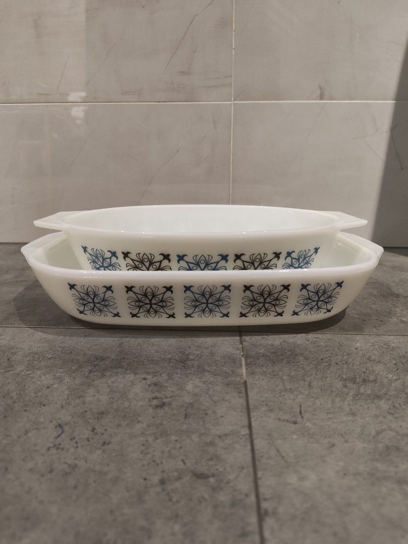 Vintage Pyrex Baking Dishes - Snowflake Pattern449101775420139520