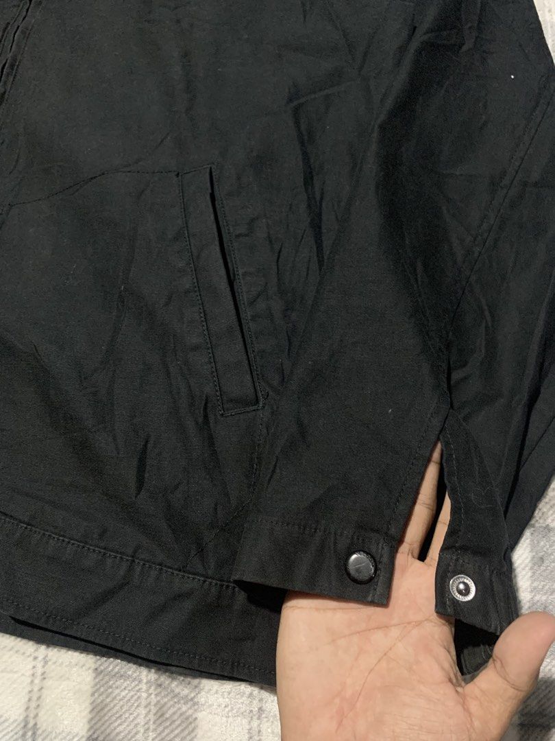 Volcom Hooded Jacket (Category: Coats, Jackets and Outerwear) located in Dumaguete. Submitted by dailywear6200 (Listing ID 1436948236, Image 3). Description: Volcom Hooded Jacket XL Width 25 Length 30.5 Excellent condition Color rate 9/10.