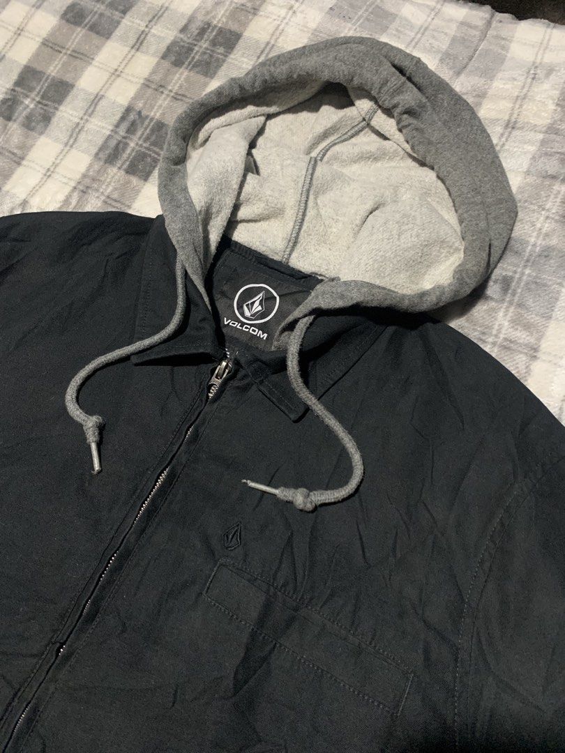 Volcom Hooded Jacket (Category: Coats, Jackets and Outerwear) located in Dumaguete. Submitted by dailywear6200 (Listing ID 1436948236, Image 2). Description: Volcom Hooded Jacket XL Width 25 Length 30.5 Excellent condition Color rate 9/10.