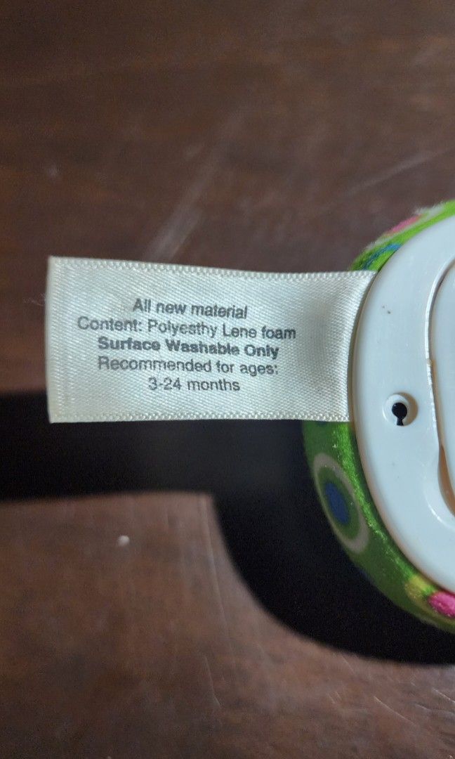Vtech Peek and play Phone (Category: Infant Playtime) located in Baguio. Submitted by coffeesilvershadow_28 (Listing ID 1437000295, Image 3). Description: - From Hongkong box- With signs of usage but still in good condition. malinis po battery compartment nya - Need 2 AAA battery - Baguio dropping - Jnt shipping- Payment first plus sf before shipping.