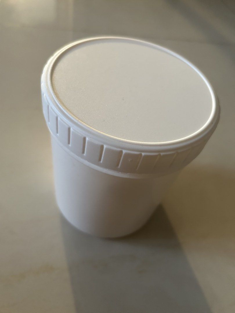 White Plastic Container with Lid449450987278848000
