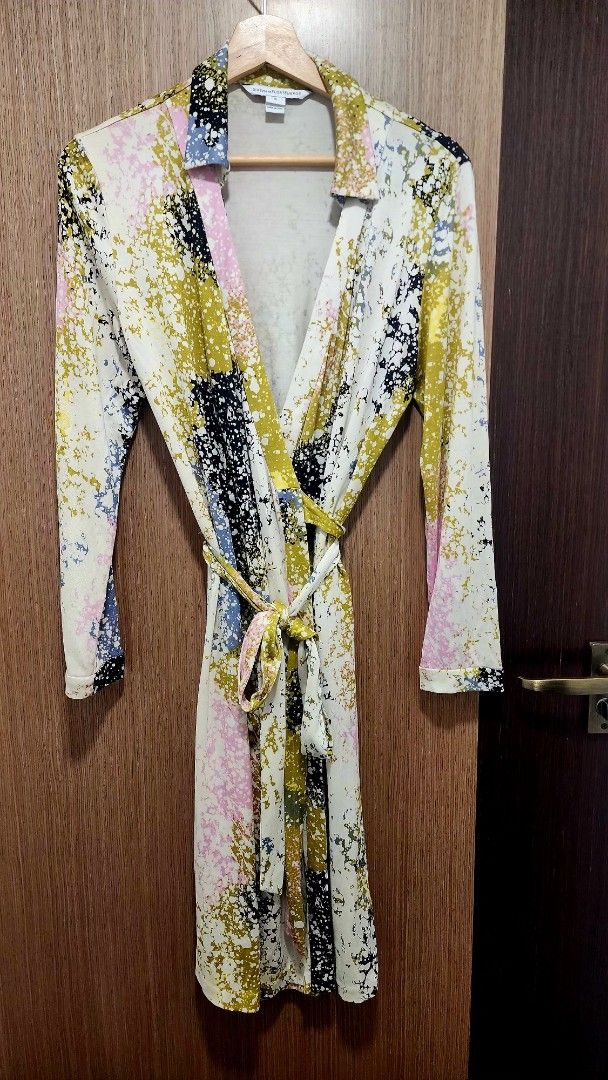 Diane von Furstenberg Wrap Dress, Women's Fashion, Dresses & Sets, Dresses  on Carousell