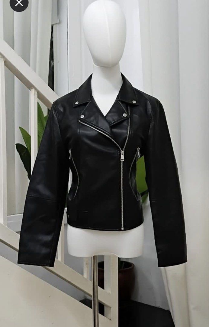 Zara Black Faux Leather Jacket (Category: Coats, Jackets and Outerwear) located in Pateros City. Submitted by kplontok08574 (Listing ID 1436829380, Image 2). Description: - Zara black faux leather jacket - Classic biker design - Notched collar - Asymmetrical zip closure - Multiple zip pockets - Size: 13-14 (CM 164) Small Women’s - Made in China.