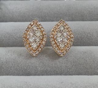(Category: ) located in . Submitted by luckyluxurycollections (Listing ID 1441193874, Image 1). Description: .