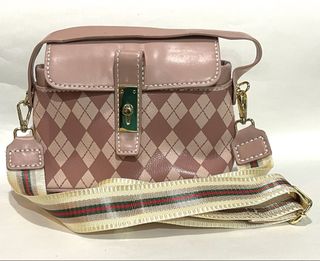 （分類：）位於 。 由 ivy2992 提交（商品編號 1441331872，圖片 1）。簡介： 。