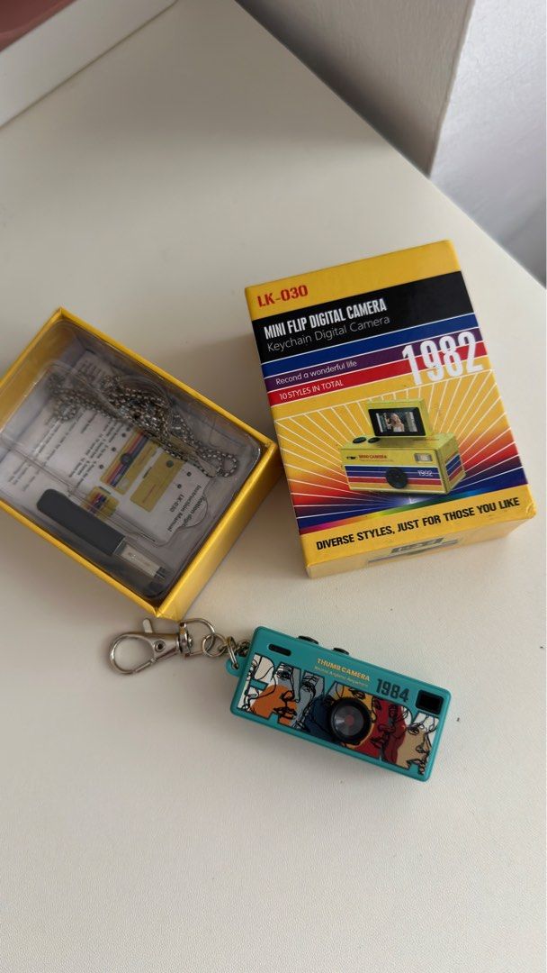 1984 Mini Flip Digital Camera Keychain LK-030 (Category: Cameras) located in Angeles City. Submitted by lunaangeles285 (Listing ID 1441333156, Image 3). Description: Brandnew - SD CARD not included .