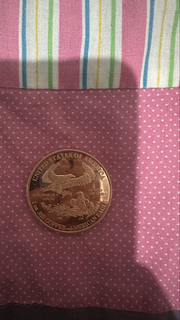 1 oz 99.9% Copper American Eagle Coin (Category: Currency) located in Paranaque City. Submitted by littlebitofeverythingph (Listing ID 1441265516, Image 2). Description: - 1 oz 99.9% pure copper American Eagle coin - Features iconic Lady Liberty design - Reverse side showcases the majestic American Eagle - Ideal for coin collectors and as a thoughtful gift - Includes a protective case for preservation.