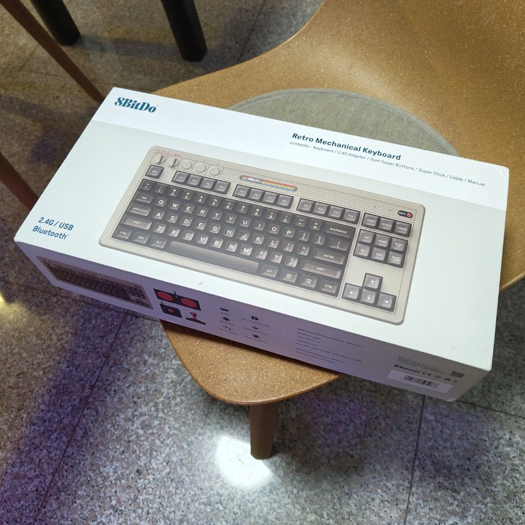 8Bitdo Retro Wireless Mechanical Keyboard C64 Edition470430417693583362