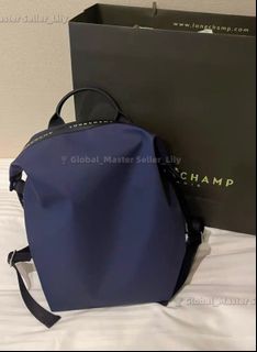 (Category: ) located in . Submitted by fashion.luxe (Listing ID 1441257077, Image 1). Description: .