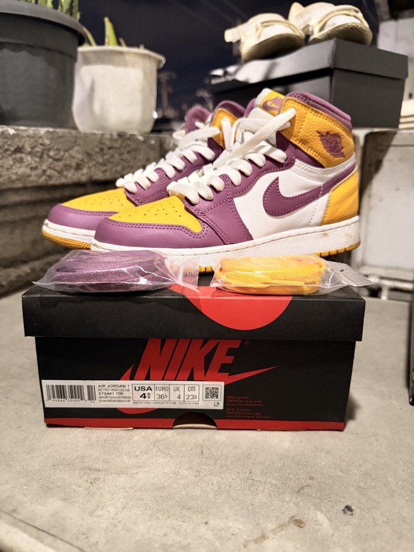Air Jordan 1 High OG retro high (Category: Activewear) located in Pasig City. Submitted by cmemo (Listing ID 1441289632, Image 1). Description: - Authentic Air Jordan 1 High OG - Colorway: Washed Heritage - Size: 4Y (Youth) - Condition: slightlybused - Includes: Original box and extra laces - Perfect for collectors and everyday style.