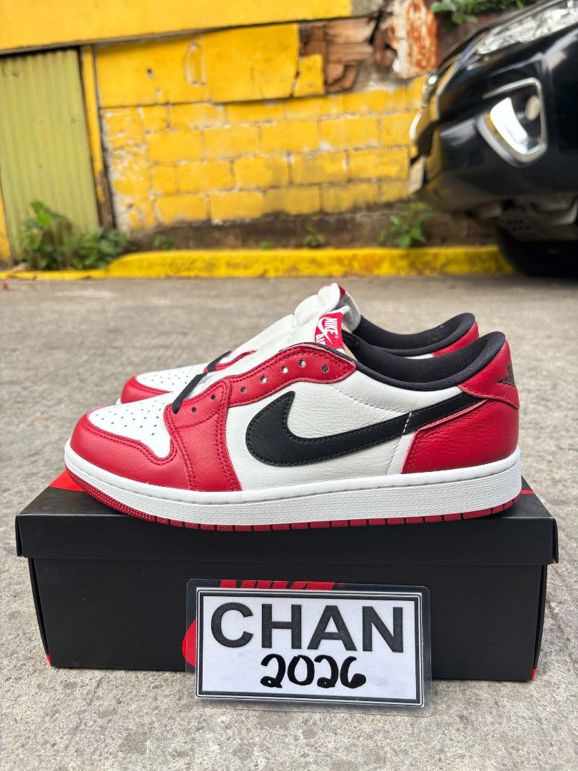 Air Jordan 1 Low OG "Chicago" (Category: Sneakers) located in Rizal. Submitted by chris_stuffs (Listing ID 1440333772, Image 3). Description: J1 OG Low 'Chicago' size 10 P7,495 w/ issue(small paint chip on backtab) brandnew w/receipt local release 📍Commonwealth, Qc 📦Lbc/Lalamove.