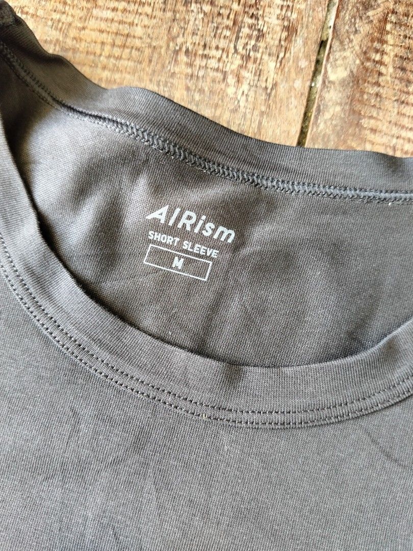 Airism Crew Neck Short Sleeve Tshirt (Category: Tshirts & Polo Shirts ) located in Cebu City. Submitted by paulactan (Listing ID 1441231170, Image 2). Description: dimes 18.5x26 medium size on tag no flaw ✨.