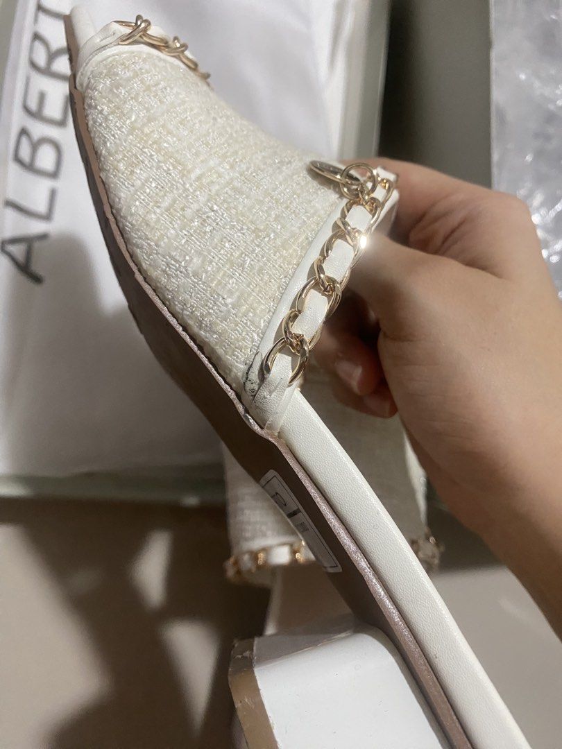 Alberto block heel (Category: Heels) located in Las Pinas. Submitted by declutteredna (Listing ID 1441288432, Image 3). Description: Used 2-3x only Small stain pls see photos Rfs: not my style Bought at full price I’m a size 7 PAYO MOD: jnt MOP: gcash.