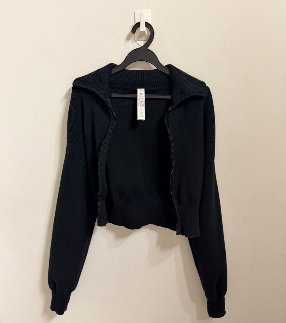 ALO YOGA Jacket, Women's Fashion, Activewear on Carousell
