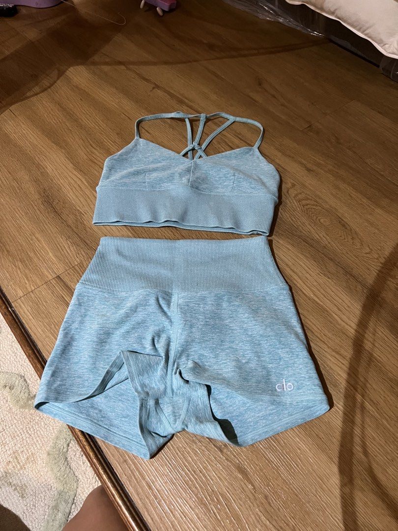 Alo Yoga Set (Category: Activewear) located in Muntinlupa City. Submitted by fantaxia0317 (Listing ID 1441298447, Image 1). Description: Aura Alosoft in Teal Like new, no issues Buttery soft and comfy.