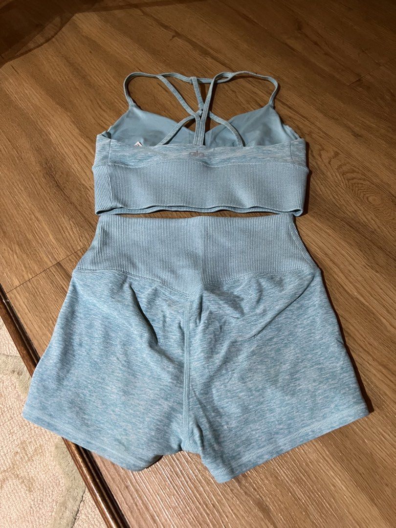 Alo Yoga Set (Category: Activewear) located in Muntinlupa City. Submitted by fantaxia0317 (Listing ID 1441298447, Image 2). Description: Aura Alosoft in Teal Like new, no issues Buttery soft and comfy.