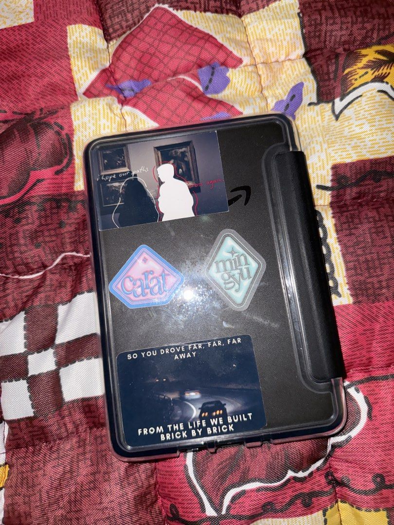 Amazon Kindle E-Reader 11th Gen 2024 16GB (Category: E-Readers) located in Manila. Submitted by crimeprime13 (Listing ID 1441165380, Image 3). Description: it comes with the case and tempered glass.