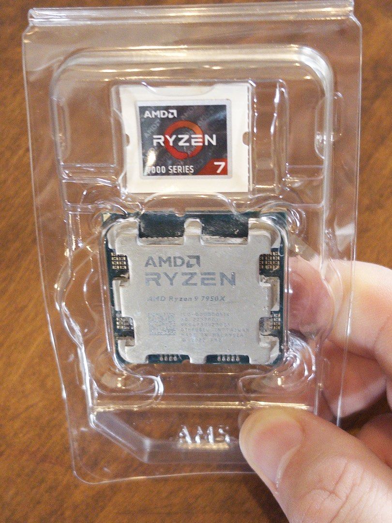 AMD 7950x470153353715394560