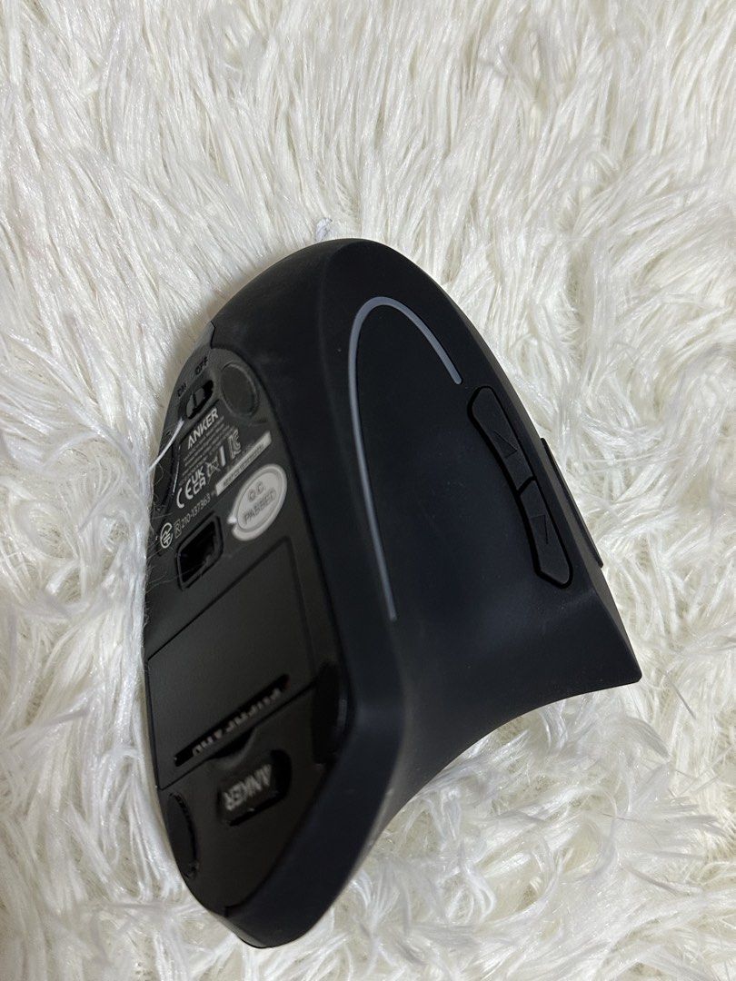 Anker ergonomic wireless mouse (Category: Mouse & Mousepads) located in Manila. Submitted by clevertiger.15429d (Listing ID 1441260642, Image 2). Description: .
