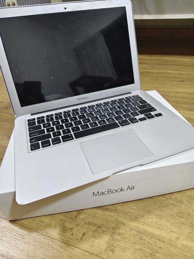Apple MacBook Air Laptop 13 inch
