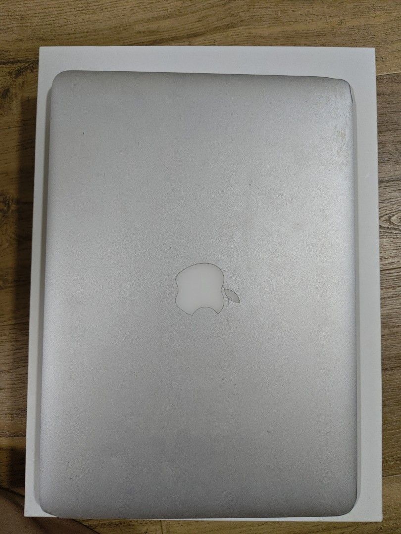 Apple MacBook Air Laptop 13 inch470397537611960321