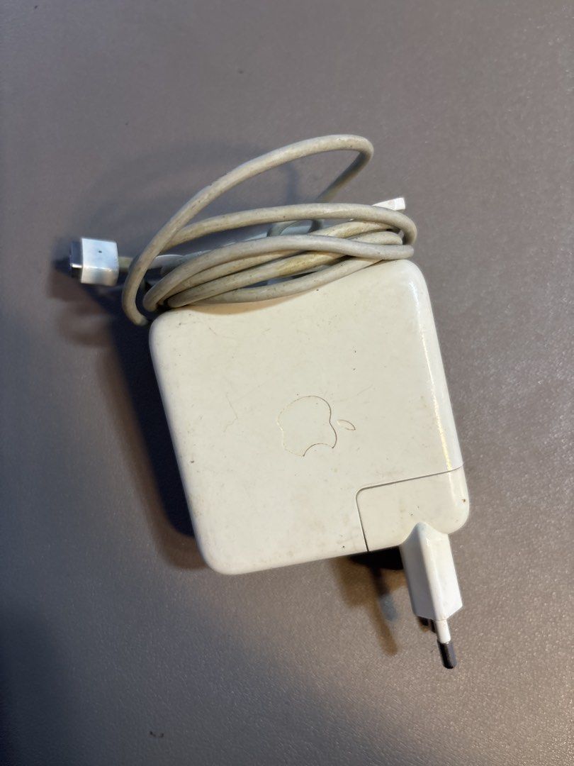 Apple MacBook MagSafe Charger Adapter470296092947916800