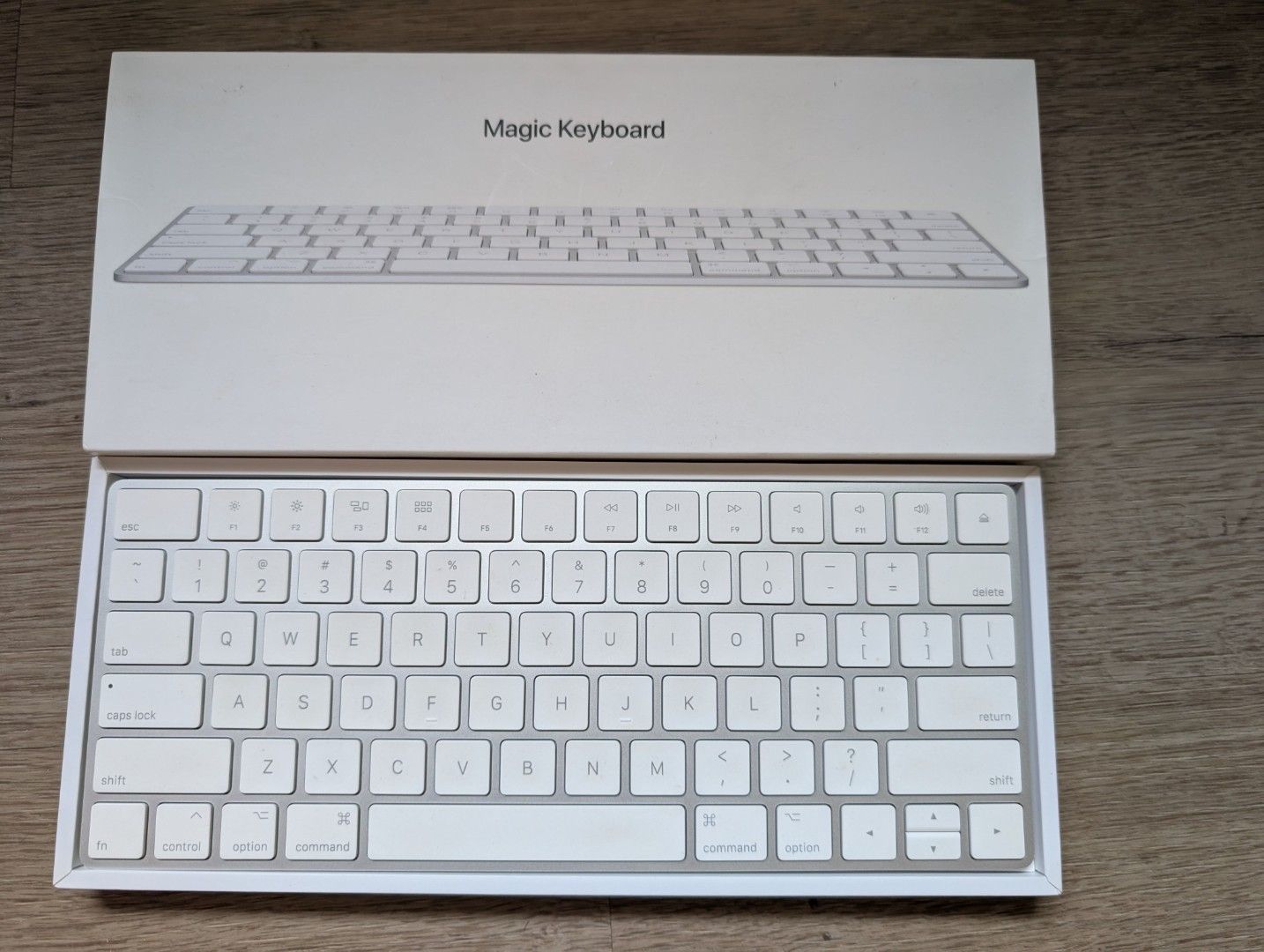 Apple Magic Keyboard A1644470274196678922240