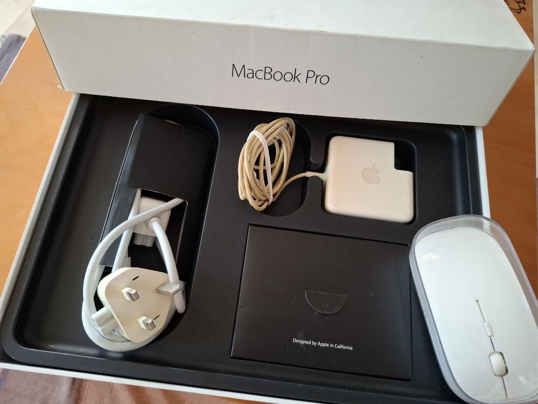 Used MacBook Pro 13.3 set w/box470397534119536643