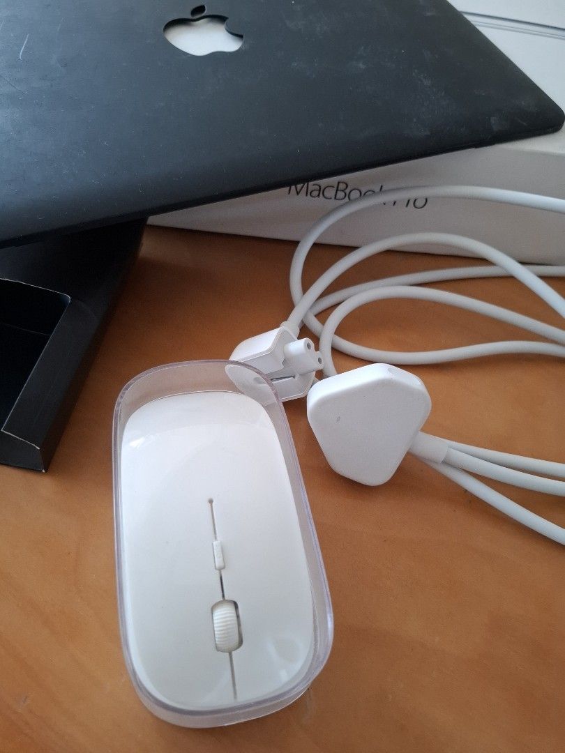 Used MacBook Pro 13.3 set w/box470397534119536644