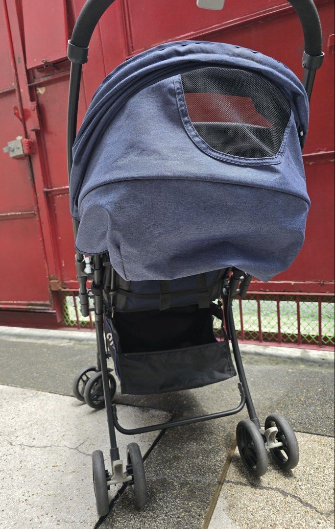 Apruva Blue Lightweight Baby Stroller (Category: Strollers) located in San Juan City. Submitted by ilovetigers (Listing ID 1441247069, Image 3). Description: Apruva stroller in blue. Lightweight, easy to fold, with storage basket. Features 5-point harness and ventilated canopy. Perfect for daily use..