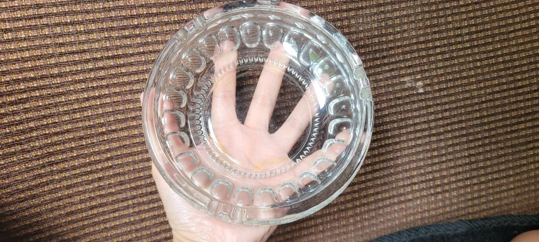 ASHTRAY (Category: Other Kitchenware & Tableware) located in Sablan. Submitted by gongonshelley12 (Listing ID 1441366700, Image 3). Description: 👉👉250 ONLY👈👈 GLASS ASHTRAY MEJO MALAWAK PO ETO VERY NICE IN ACTUAL.