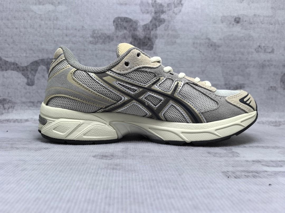 Asics Gel-1130 Oyster Grey/Cream (Sizes 36-45 with half sizes) (Category: Sneakers) located in Singapore. Submitted by sellora_fashion (Listing ID 1441350211, Image 3). Description: .