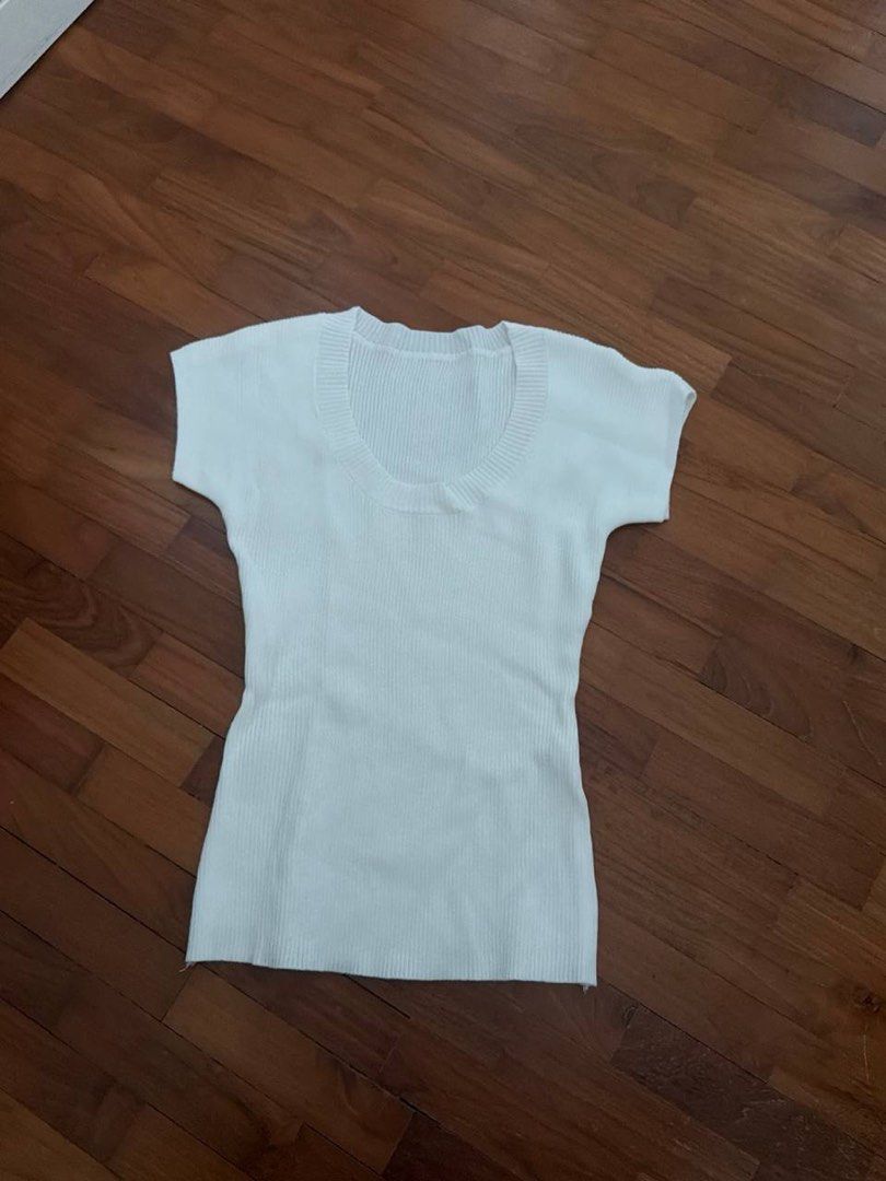 ASSORTED TOPS (Category: Sleeveless) located in Singapore. Submitted by _lov3lyy (Listing ID 1441196554, Image 4). Description: ALL FREESIZED (size XS-S) $7 EACH, no defects PLS no negos & no meetups.