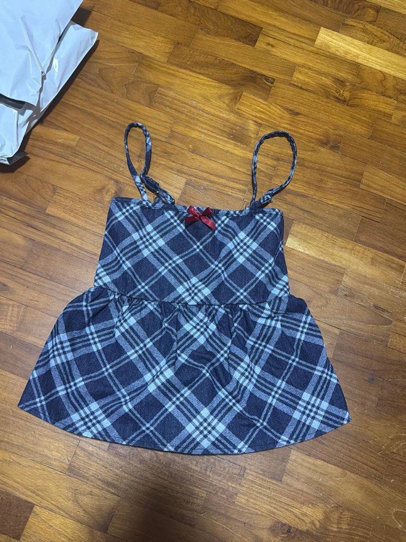 ASSORTED TOPS (Category: Sleeveless) located in Singapore. Submitted by _lov3lyy (Listing ID 1441196554, Image 2). Description: ALL FREESIZED (size XS-S) $7 EACH, no defects PLS no negos & no meetups.