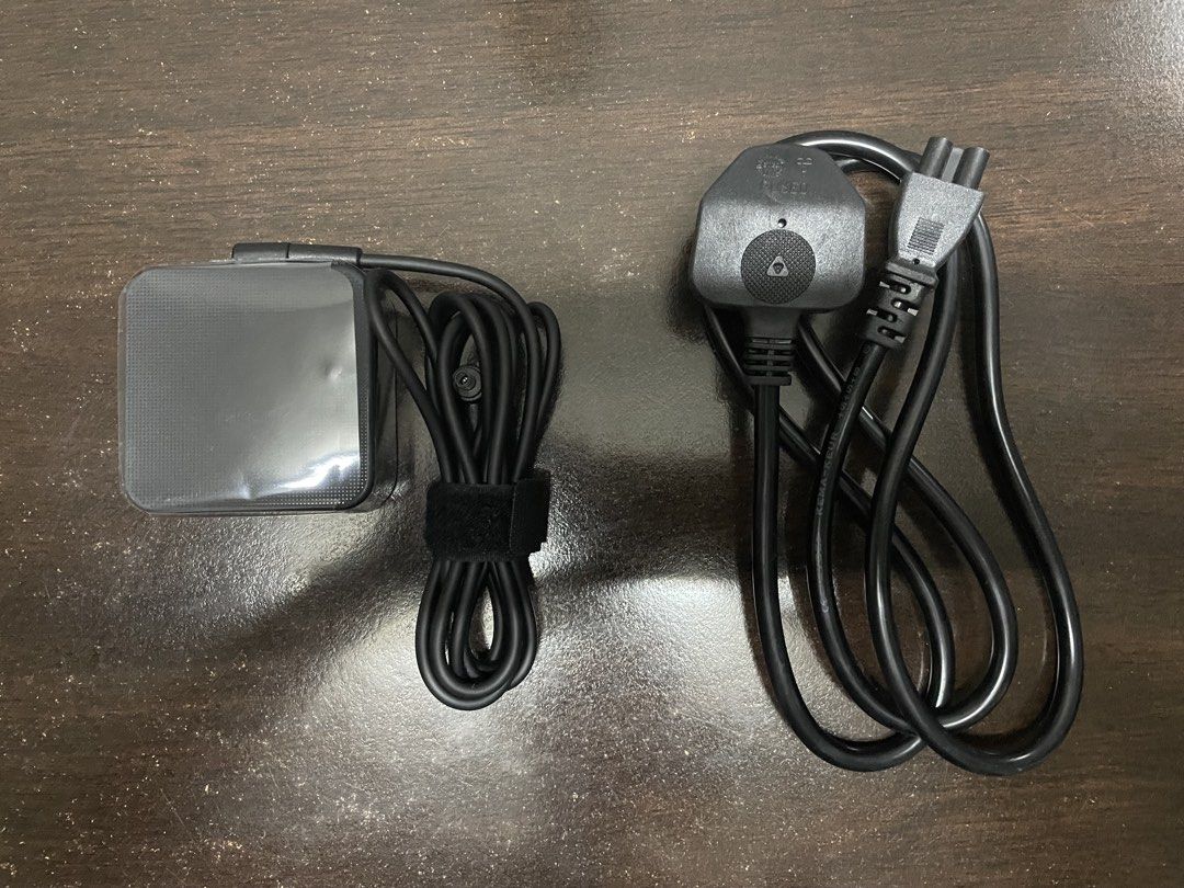 ASUS AC Adapter Charger with UK Plug470409435122257921