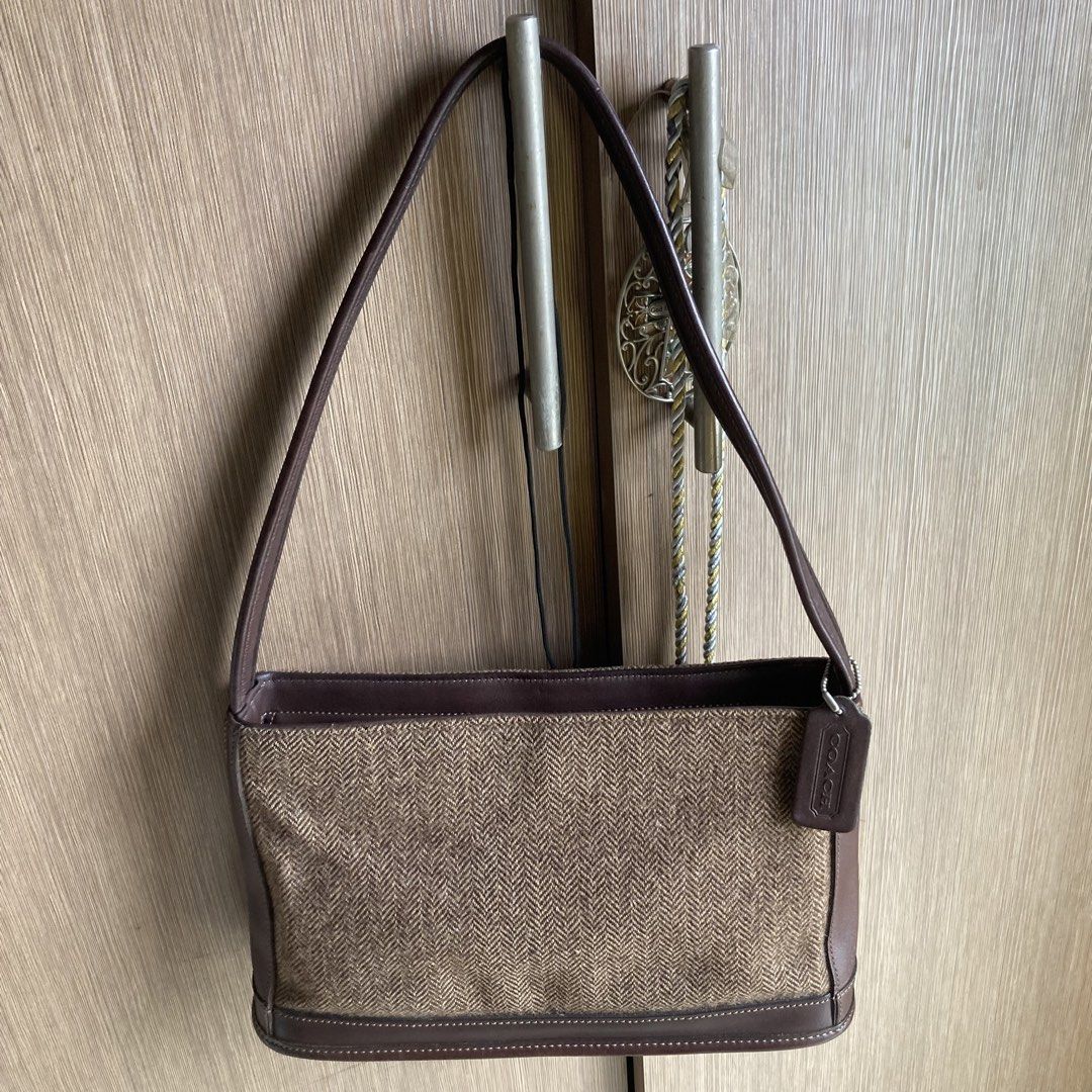 Authentic Vintage Coach Bag Shoulder Bag 👜 (Category: Luxury Bags & Wallets) located in Pasig City. Submitted by buyanne (Listing ID 1441318675, Image 3). Description: Authentic Vintage Coach Bag Shoulder Bag Style H9C-6128 Rare tweed fabric with rich brown leather trim. A timeless “quiet luxury” piece from Coach collection. ✅ Authentic Coach ✅ Serial/Style: H9C-6128 ✅ Original Coach leather hangtag included ✅ Zip-top closure ✅ Lightweight and e