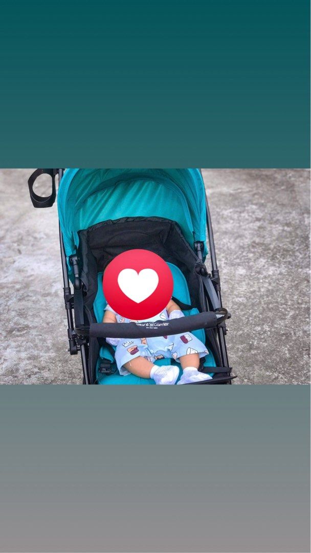 Baby stroller (Category: Strollers) located in Amadeo. Submitted by maicapauline07 (Listing ID 1441212322, Image 2). Description: Stroller for 0-3 yrs old Giant carrier With box.