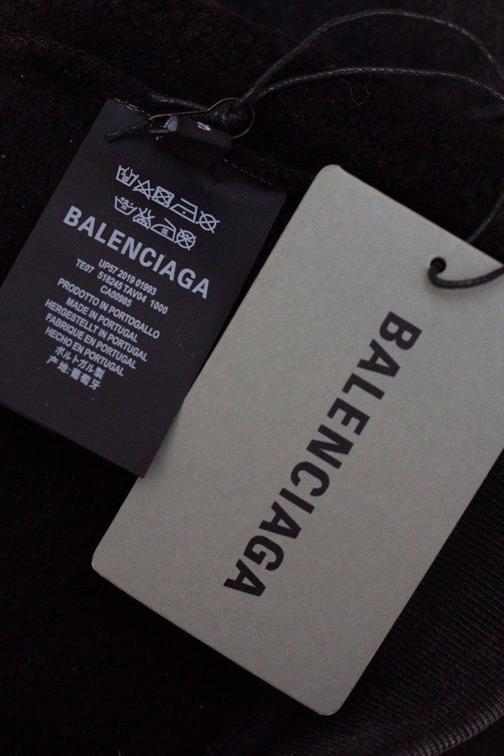 Balenciaga Black Logo Sweatpants (Category: Joggers) located in Tabaco. Submitted by emmanyul (Listing ID 1441279212, Image 3). Description: - Authentic Black Balenciaga sweatpants - Negotiable for Surebuyer - Brandnew Condition - Iconic Balenciaga logo detail on the left thigh - Comfortable elastic waistband - Classic straight leg fit - Ideal for loungewear or everyday casual style - Please review all photos for detailed condition.