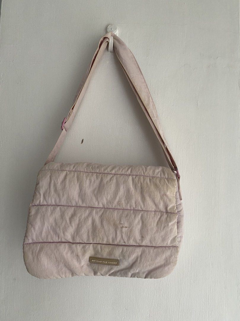 Beyond the Vines Poofy Bag (Category: Cross-body Bags) located in Pasig City. Submitted by raspberryfurs (Listing ID 1441212997, Image 1). Description: .