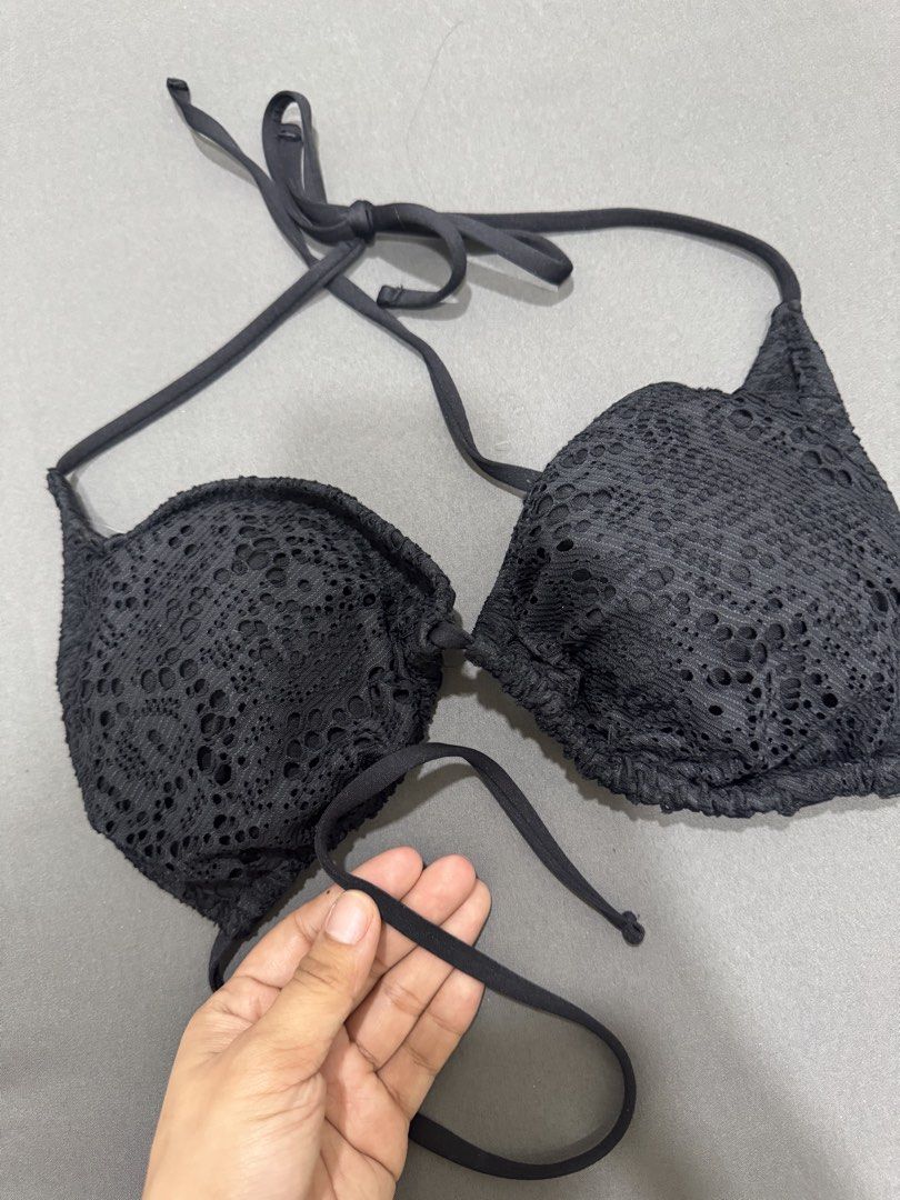 Black Bikini Top (Category: Bikinis & Swimsuits) located in Valenzuela. Submitted by aikeeee (Listing ID 1441277402, Image 3). Description: Selling my PRE-LOVED CLOTHES 🫶🏻 - No flaws and issues (well taken care of) RFS: Need to declutter Message me if you want the actual photos 🫶🏻 MOP: Gcash or Bank Transfer Can do lalamove or grab (buyer will shoulder the delivery fee).