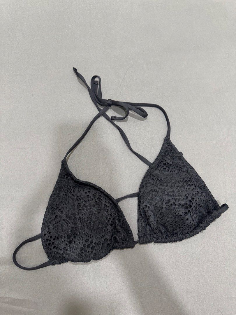 Black Bikini Top (Category: Bikinis & Swimsuits) located in Valenzuela. Submitted by aikeeee (Listing ID 1441277402, Image 1). Description: Selling my PRE-LOVED CLOTHES 🫶🏻 - No flaws and issues (well taken care of) RFS: Need to declutter Message me if you want the actual photos 🫶🏻 MOP: Gcash or Bank Transfer Can do lalamove or grab (buyer will shoulder the delivery fee).