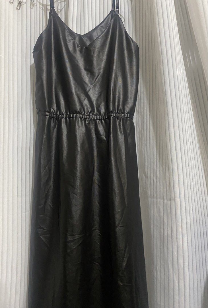Black dress (Category: Dresses) located in Mandaue City. Submitted by Currentcrs (Listing ID 1441295722, Image 2). Description: J&T delivery .